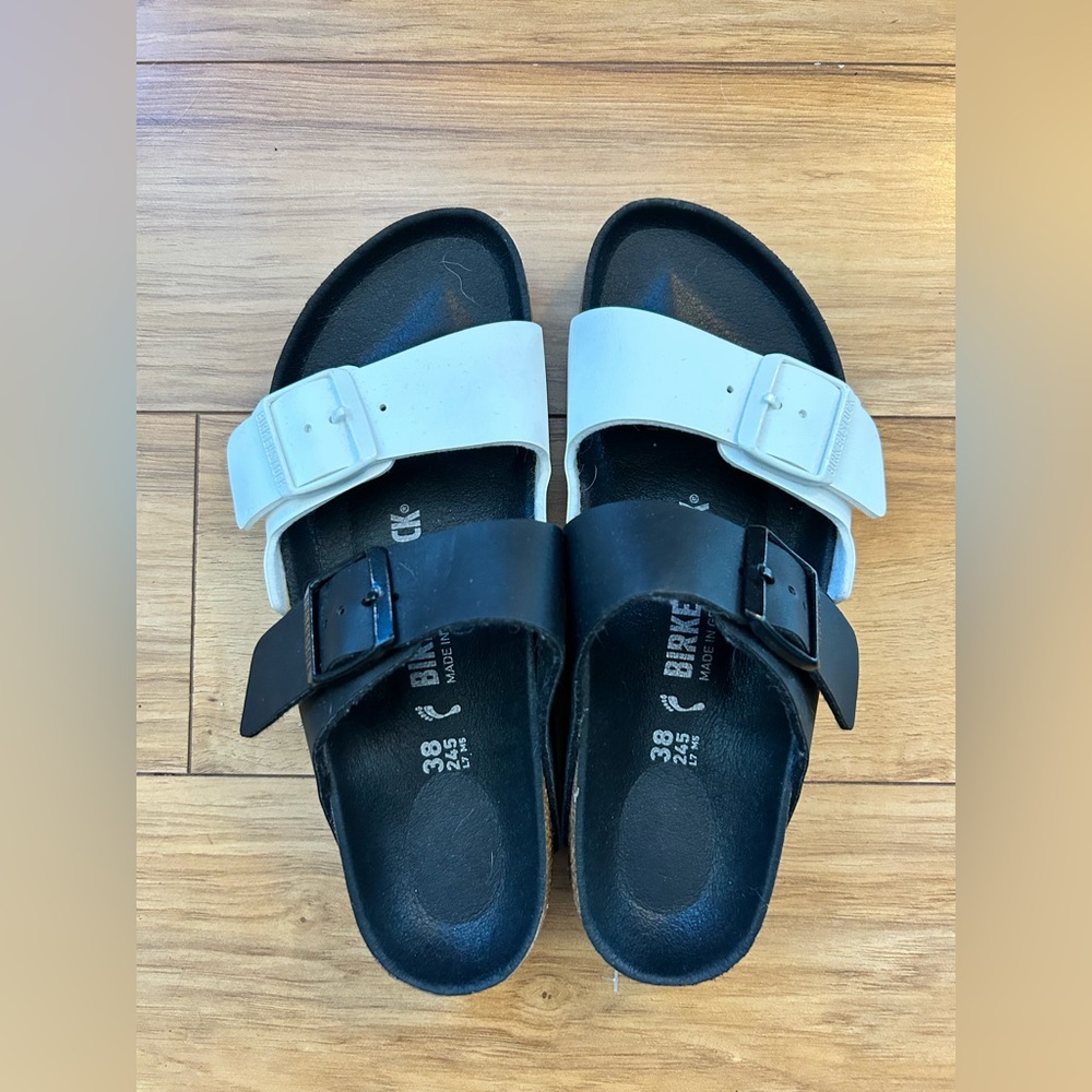 Birkenstock Arizona Split Sandals in Black & White Sz 38 7 7.5 8 Only Worn Once